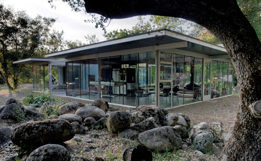 Modern Minimalist Glass House Design Exterior