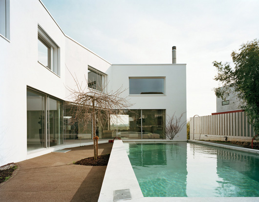Modern White Home Art Decorating With Outdoor Swimming Pool Ideas home exterior design outdoor swimming pool