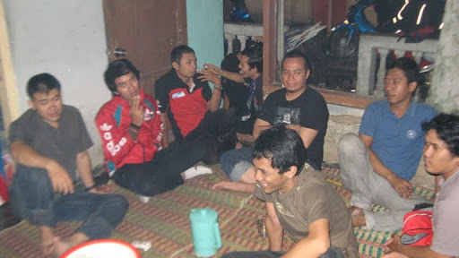 Ramah tamah dengan anggota SOB
