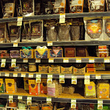Raw Cocoa and Raw Food Snacks at Whole Foods San Francisco. Το μαγαζί που περνάω ατέλειωτες ώρες κάθε φορά που έρχομαι Αμερική.