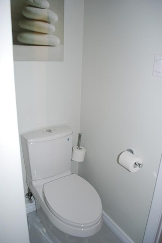 [toilet 1[3].jpg]