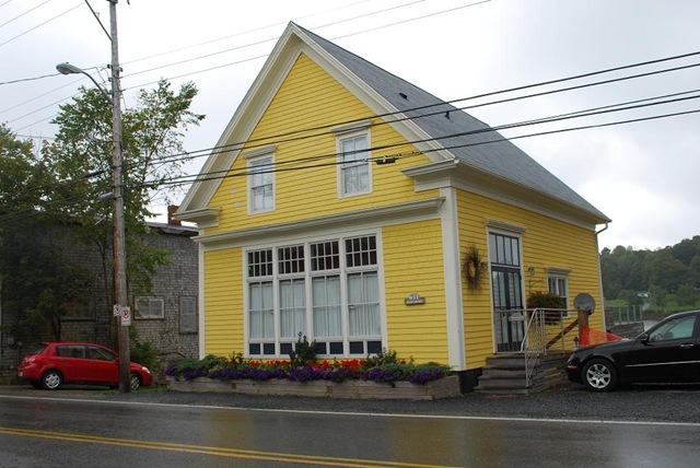 [yellow mahone bay[3].jpg]