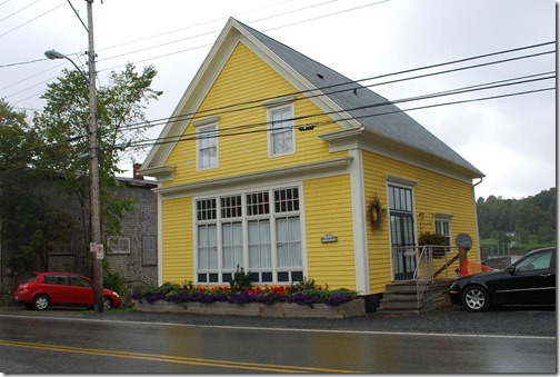 yellow mahone bay