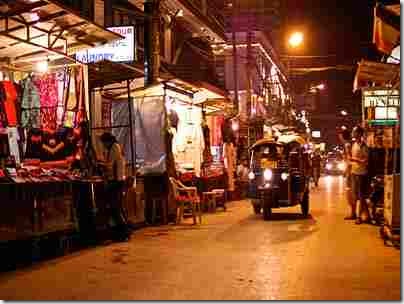chiangmai-night-bazaar (1) chiangmai-night-bazaar (1)