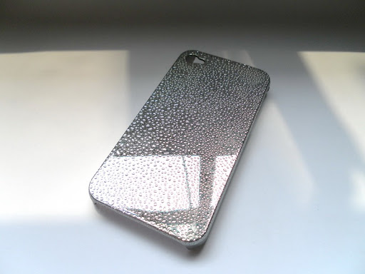 iphone 4 water drop wallpaper. rain drop on your iPhone 4