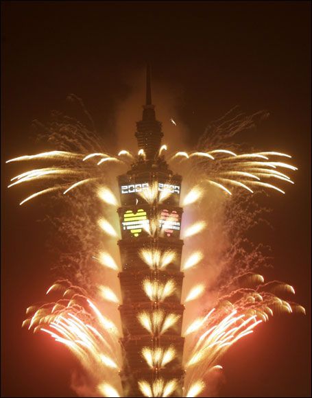 http://lh6.ggpht.com/_93v5_PAhw3I/SXG2gJh874I/AAAAAAAAAbM/zdG18Y7Qimg/s800/taipei.jpg