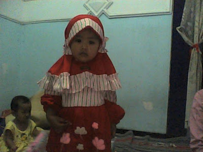 Aisyah pake jilbab 2