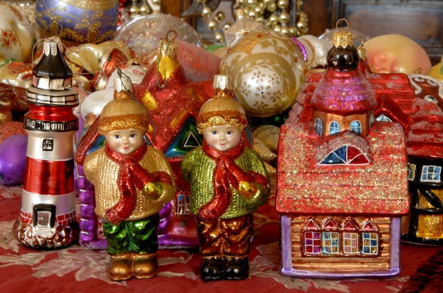 [Christmas decorations collections via grench essence[3].jpg]