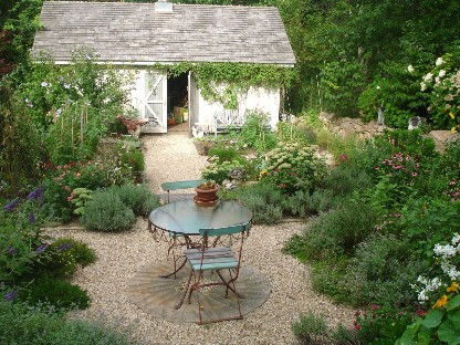 [christie brinkley hamptons shed via hooked on houses[1].png]
