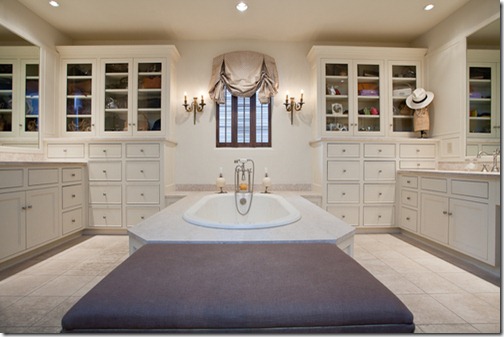 2111 Hartford Road Austin- master bathroom