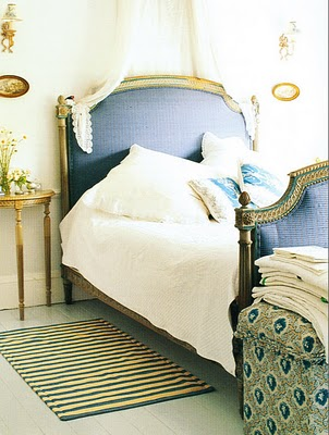 [brabourne-farm-blue-bed-with-gilded-.png]