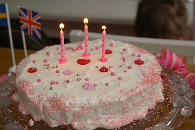 [födelsedag tårta[2].jpg]