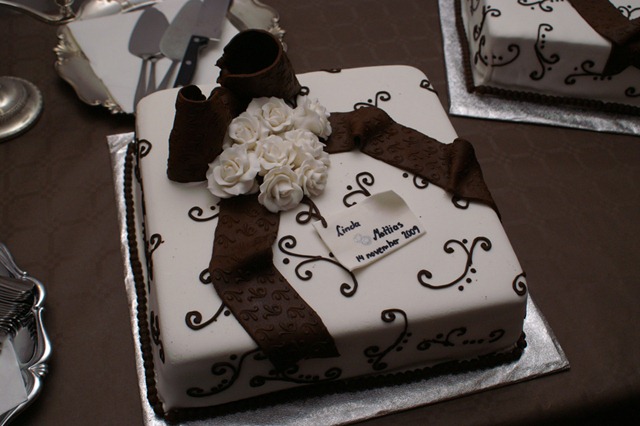 [bröllop tårta[3].jpg]