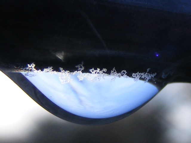 [Ice crystals on dewdrop 2[5].jpg]
