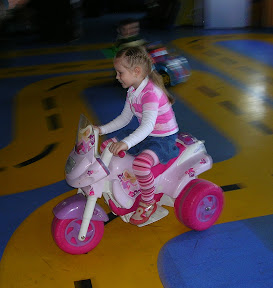 http://lh6.ggpht.com/_9QMSNhDyuvY/Sfw3_bMsNjI/AAAAAAAAAog/Wktfsn07Kvs/s288/DSCN8899.JPG