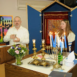 Hannukah 2008 -- חנוכה תשס"ט 2008 / Visiting rabbi Hecht leading the Kiddush \ הרב הכט מקהילת חברים מוביל את הקידוש