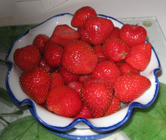 [strawberries[4].jpg]
