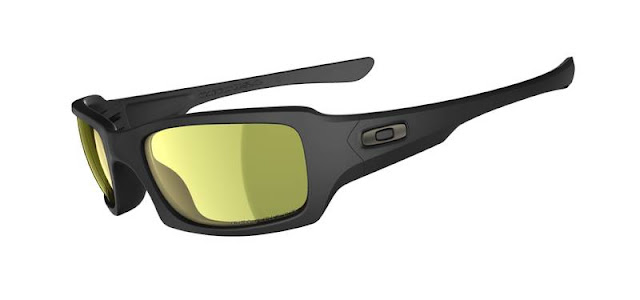 Óculos Lentes Oakley Óculos específico para Pesca Óculos Lentes Oakley Óculos específico para Pesca foto