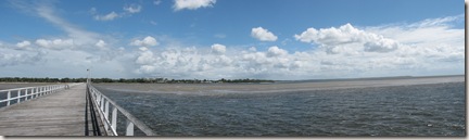 The waterfront of Hervey Bay from the end of their kilometre long pier (click to enlarge)