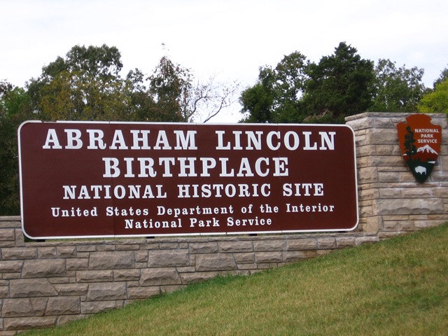 [Lincoln Birthplace[4].jpg]