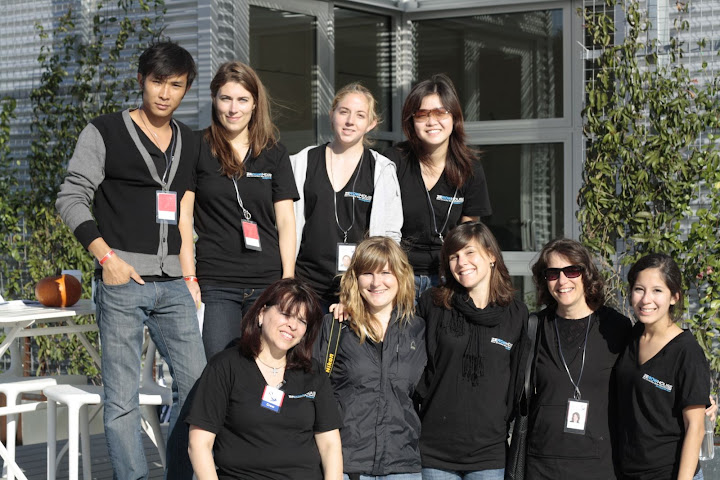 Our tour guides are up bright and early on Sunday, and are ready for the crowds!