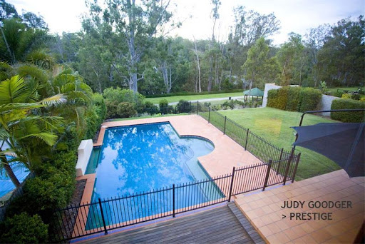 ‘Sinnamon Park’ Great Modern House Design from Judy Goodger
