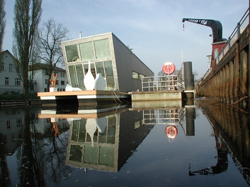 Casa-Barca - Floating House Design Picture 2 image for Casa-Barca - Floating House Design
