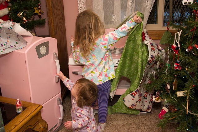 christmas - morning opening kitchen