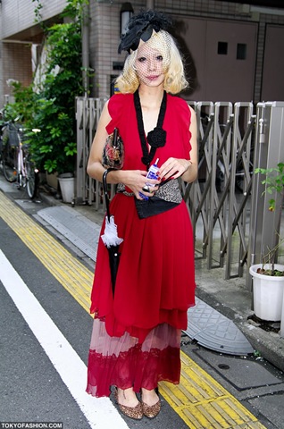 [Red-Dress-Vei-Girl-Harajuku-09-2009-001-b[1][12].jpg]