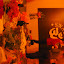 Início do evento: ainda não havia o símbolo completo à frente da sala.
