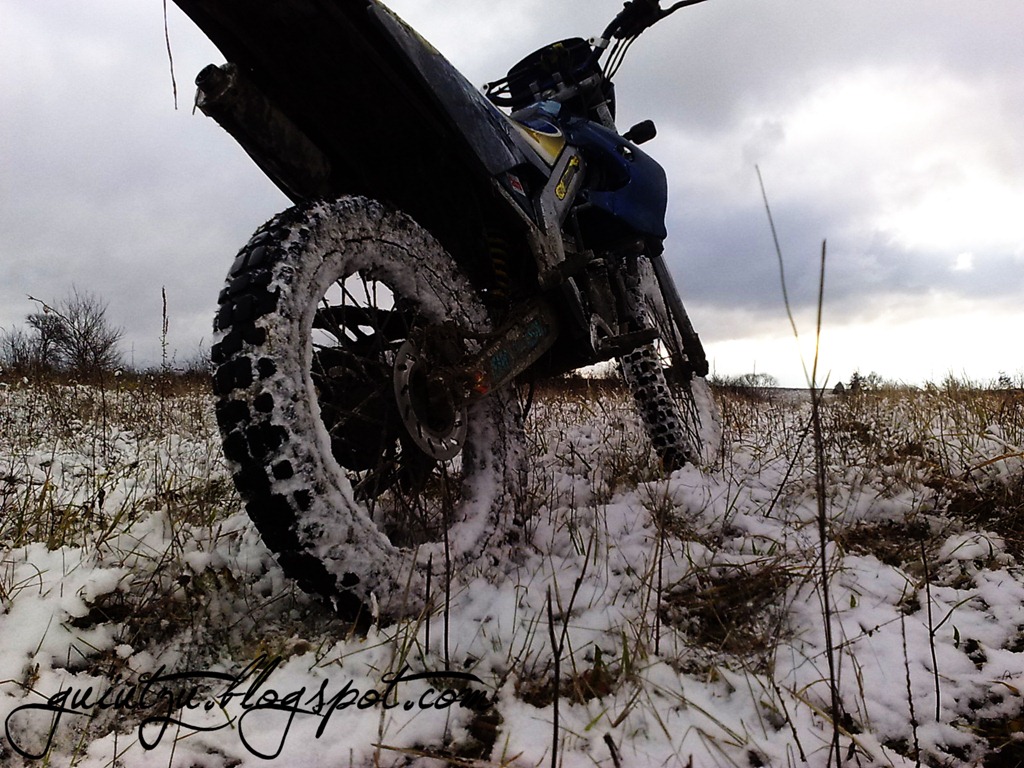 [motociclism pe zapada[6].jpg]