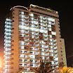 fachada noche.jpg