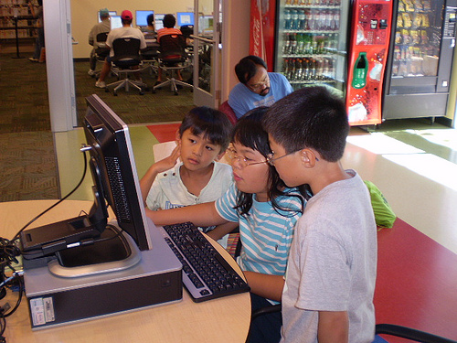 [kids using computer[3].png]