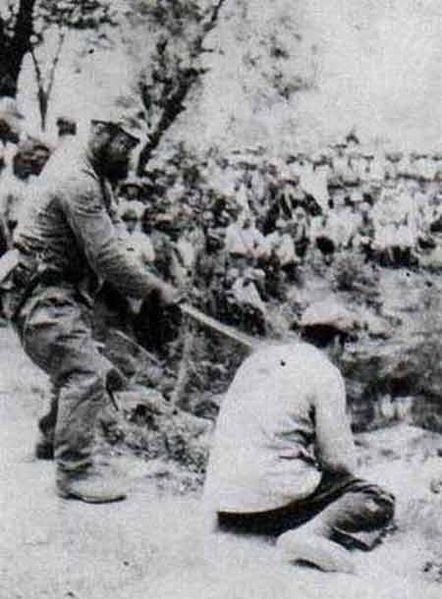 [442px-Chinese_to_be_beheaded_in_Nanking_Massacre[3].jpg]