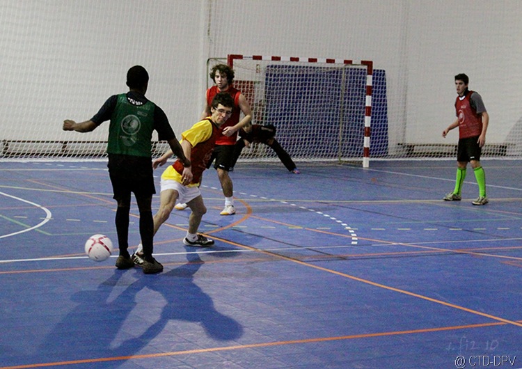 [futsal 10-02-10 006 copy[2].jpg]