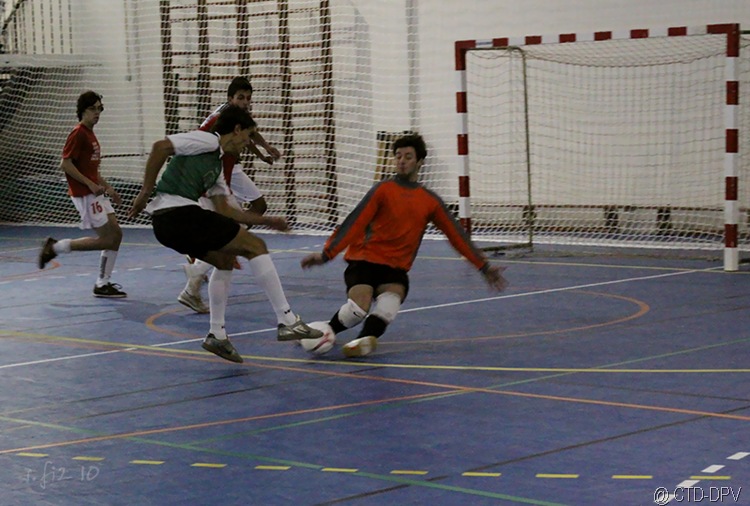 [futsal 10-02-10 024 copy[2].jpg]