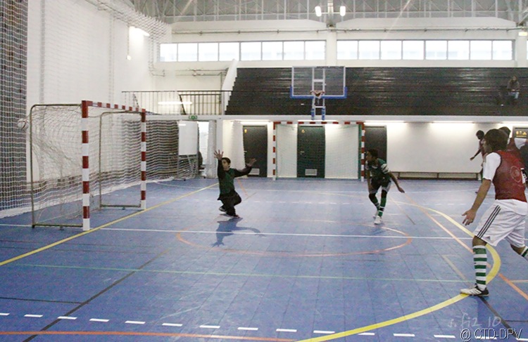 [futsal 10-02-10 061 copy[2].jpg]