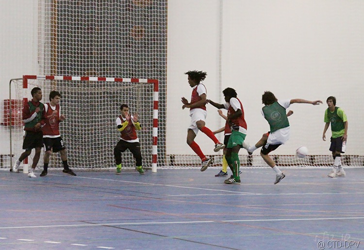 [futsal 10-02-10 076 copy[2].jpg]