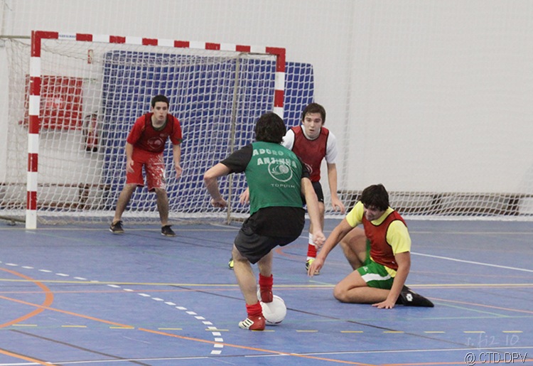 [futsal 10-02-10 109 copy[2].jpg]