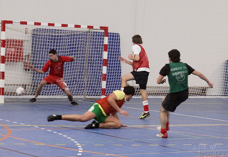 [futsal 10-02-10 111 copy[2].jpg]