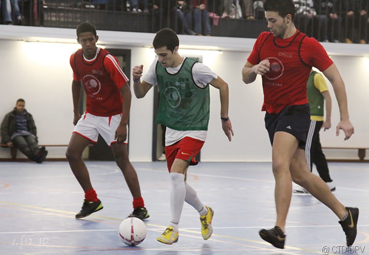[futsal 10-02-10 129 copy[2].jpg]