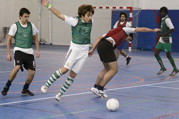 [futsal 10-02-10 184 copy[2].jpg]