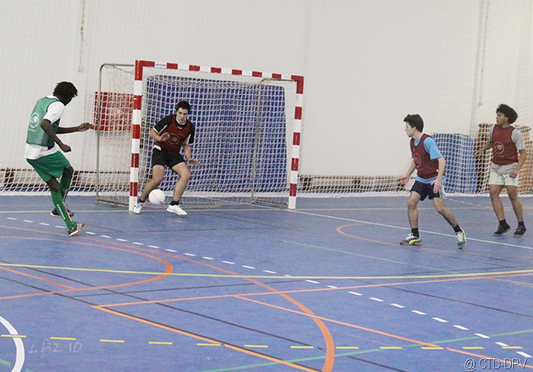 [futsal 10-02-10 219 copy[2].jpg]