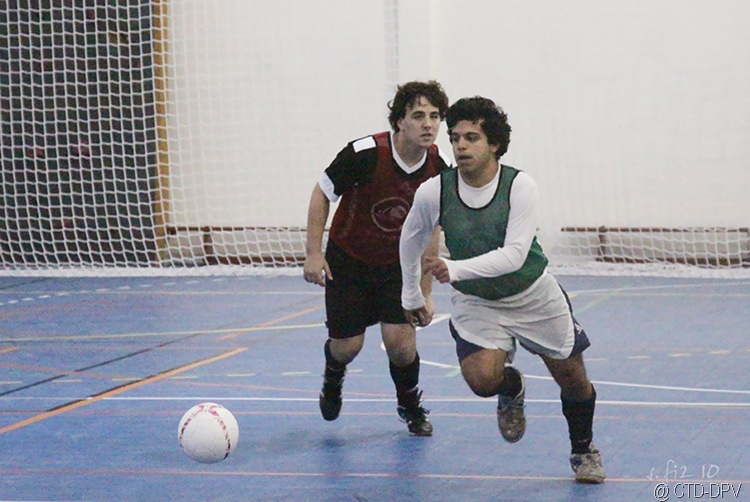 [futsal 10-02-10 239 copy[2].jpg]
