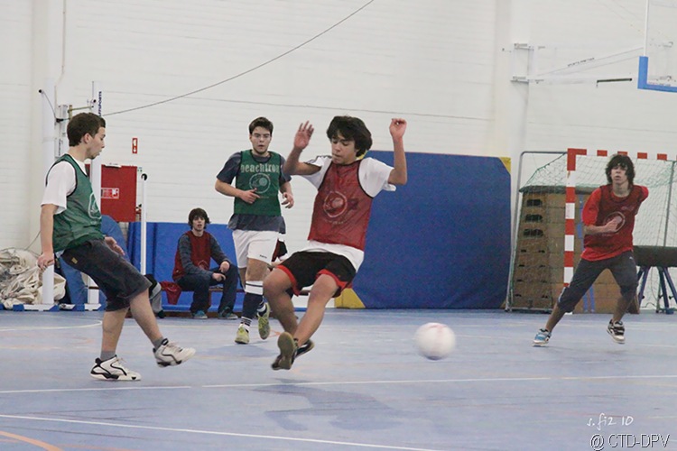 [futsal 10-02-10 242 copy[2].jpg]