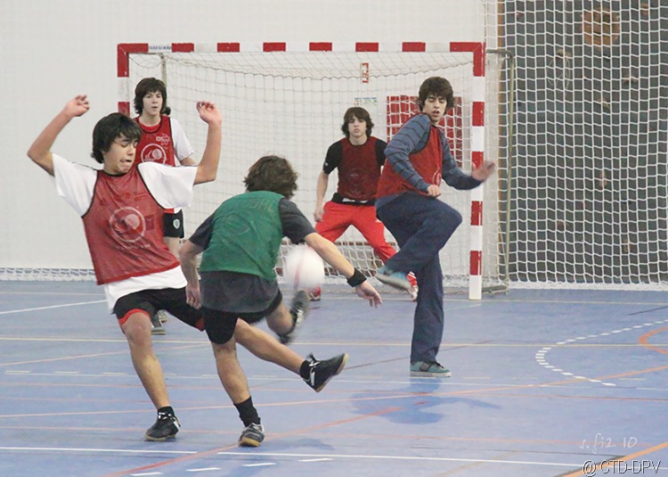 [futsal 10-02-10 245 copy[2].jpg]