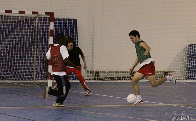 [futsal 10-02-10 300 copy[2].jpg]