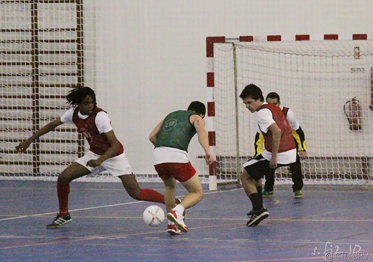 [futsal 10-02-10 345 copy[2].jpg]