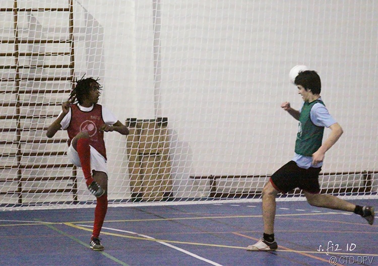 [futsal 10-02-10 344 copy[2].jpg]
