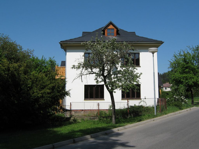 Het huis vanaf de straatzijde